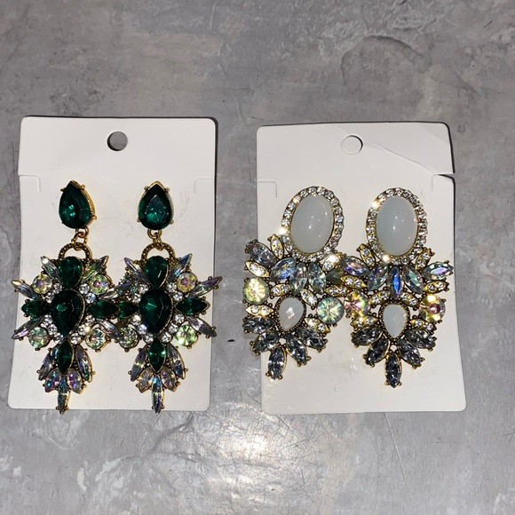Bundle of costume new green gold earrings party jewelry - Picture 1 of 4